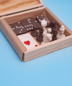 Juego de mesa con figuras de chocolate