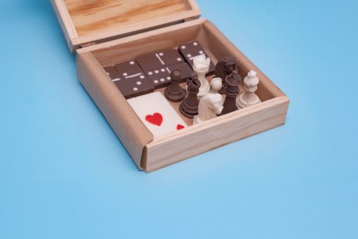 Juego de mesa con figuras de chocolate